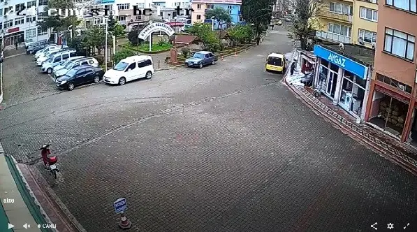 Eynesil Belediye Önü Canlı Kamera İzle