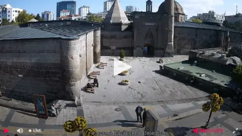 Kayseri Hunat Hatun Külliye Bahçesi Canlı Mobese