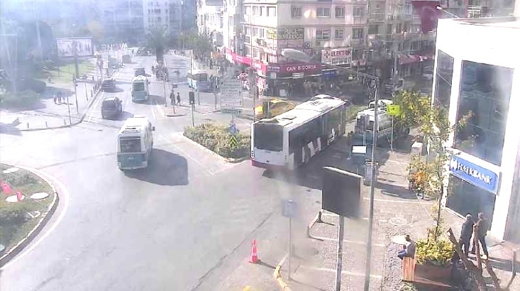 İzmir Bornova Canlı Mobese İzle