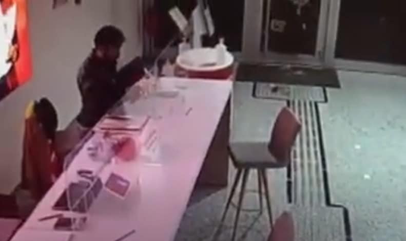 Bankaya Giren Hırsızlar Güvenlik Kameralarına Yakalandı